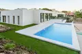 Villa de tres dormitorios 249 m² Orihuela, España