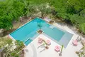 Кондо 2 спальни 155 м² West Bay, Гондурас