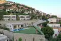 Жилой комплекс Двухэтажные виллы с бассейнами на берегу моря, Ялыкавак, Турция