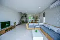 Propiedad comercial 1 100 m² en Thep Krasatti, Tailandia