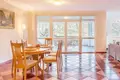 2 bedroom apartment 132 m² Stoliv, Montenegro