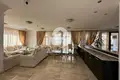 Lobby bar w kompleksie Casa Real na PIERWSZEJ LINII MORSKIEJ w mieście Święty Włas