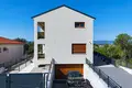 4-Schlafzimmer-Villa 280 m² Omisalj, Kroatien