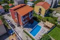 Hotel 460 m² in Kastel Luksic, Croatia