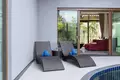 Villa 2 Schlafzimmer 327 m² Phuket, Thailand