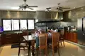 villa de 5 chambres 1 600 m² Phuket, Thaïlande