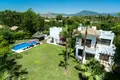 5 room villa 961 m² San Pedro de Alcantara, Spain