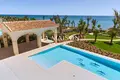 6 bedroom house 725 m² Pervolia, Cyprus