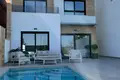 Villa de tres dormitorios 130 m² Formentera del Segura, España