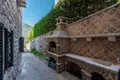 Casa 18 habitaciones 400 m² Dobrota, Montenegro