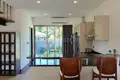 Propiedad comercial 1 100 m² en Thep Krasatti, Tailandia