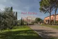 Commercial property 608 m² in Lucca, Italy