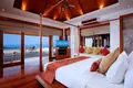 5 bedroom villa 1 550 m² Ban Bang Thao, Thailand