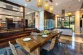 villa de 5 dormitorios 1 000 m² Badung, Indonesia