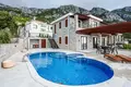 Casa 6 habitaciones 200 m² Budva, Montenegro
