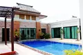 Villa de tres dormitorios 37 980 m² Phuket, Tailandia