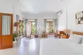 Villa mit 2 Schlafzimmern  Kerobokan Kelod, Indonesien