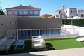 Villa de tres dormitorios 132 m² Cullera, España