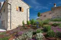 Haus 6 Schlafzimmer 1 042 m² Opcina Groznjan, Kroatien
