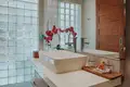 Apartment 15 bedrooms 1 500 m² Kerobokan Kelod, Indonesia