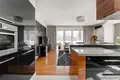 Mieszkanie 3 pokoi 77 m² w Warszawa, Polska