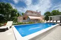 5-Schlafzimmer-Villa 400 m² Vinez, Kroatien