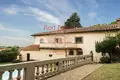 Commercial property 2 200 m² in Florence, Italy