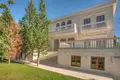 Casa 5 habitaciones 668 m² Budva, Montenegro