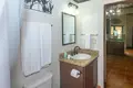 2 bedroom condo 107 m² West Bay, Honduras