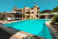 villa de 5 dormitorios 670 m² Epanomi, Grecia