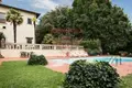 Nieruchomości komercyjne 2 200 m² Abruzja, Włochy