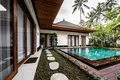 3-Zimmer-Villa 240 m² Jelantik, Indonesien