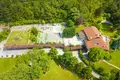 Villa 14 bedrooms 5 000 m² Marco, Italy