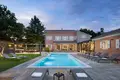 6 bedroom house 290 m² Opcina Svetvincenat, Croatia