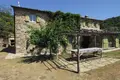 Revenue house 200 m² in Cortona, Italy