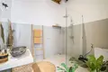 Villa de tres dormitorios 120 m² Kerobokan, Indonesia