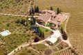 Commercial property 1 700 m² in Tuscany, Italy