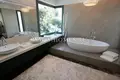 6-Schlafzimmer-Villa 428 m² Marbella, Spanien