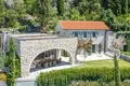 4 bedroom Villa 350 m² Trebesin, Montenegro