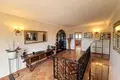 4-Schlafzimmer-Villa 550 m² lAlfas del Pi, Spanien