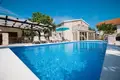 Villa 280 m² Opcina Vir, Croatia