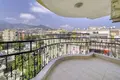 Kompleks mieszkalny Luxurious penthouse with a large private terrace