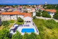 Willa 7 pokojów 275 m² Bashkia Durres, Albania