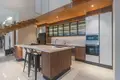 Villa de 4 dormitorios 740 m² Kerobokan Kelod, Indonesia