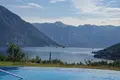 2 bedroom apartment 84 m² Morinj, Montenegro