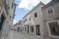 Propiedad comercial 102 m² en Herceg Novi, Montenegro