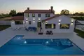 Willa 3 pokoi 200 m² Umag, Chorwacja