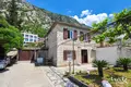 Villa de tres dormitorios 1 198 m² Dobrota, Montenegro