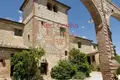 Commercial property 2 650 m² in Siena, Italy