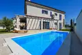 Villa mit 2 Schlafzimmern 150 m² Sibenik, Kroatien